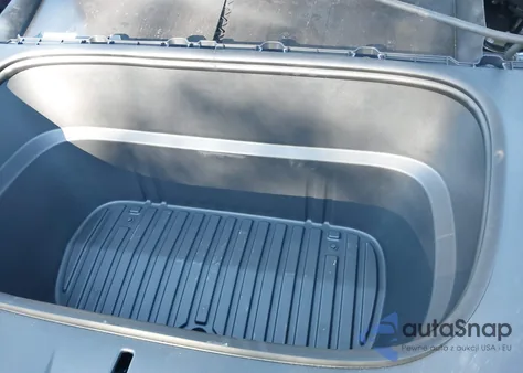 2026 Tesla Model Y z USA, uszkodzony, nr VIN 7SAYGDEDXTA454991